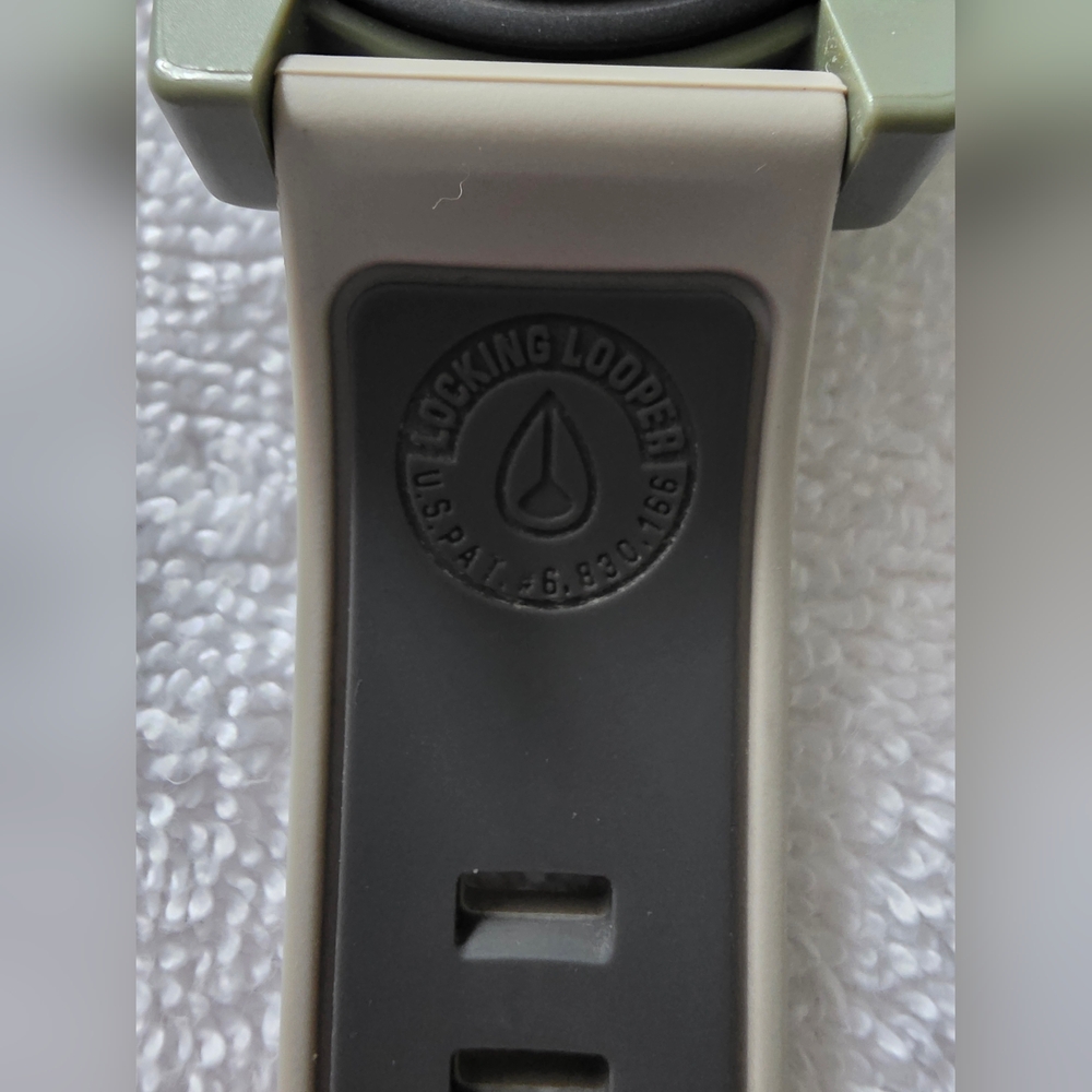 Nixon Boba Fett THE UNIT Watch Red / Gray "As You Wish" **EUC** EXTREMELY RARE - Picture 4 of 8